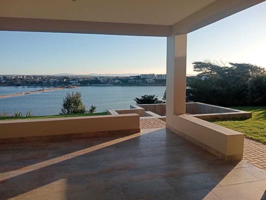 5 Bedroom Property for Sale in Paradise Beach Eastern Cape